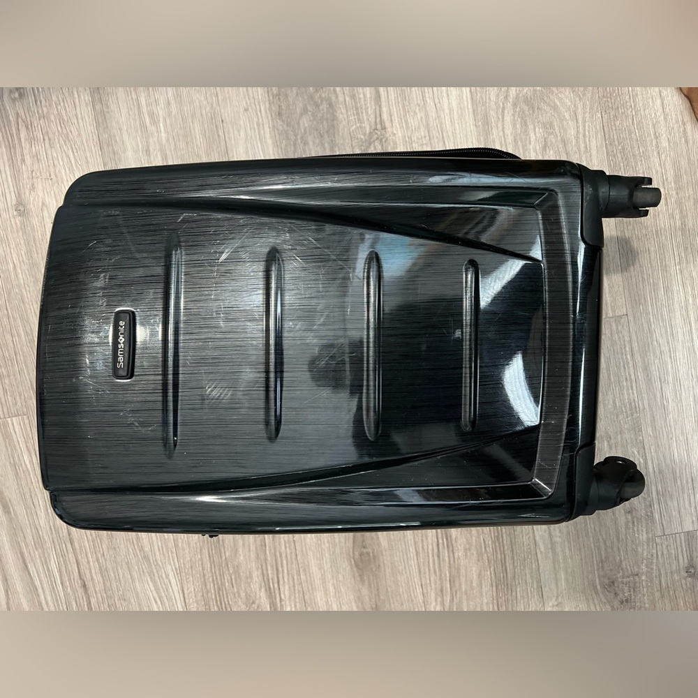 Samsonite 20in hard shell luggage